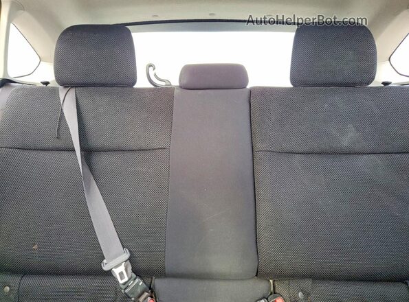 JF2GPABC4HH275957 2017 SUBARU CROSSTREK Green Rear seats view
