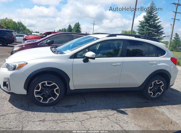 JF2GPABC5G8343097 2016 SUBARU CROSSTREK White 360 interior view