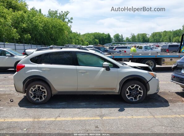 JF2GPABC6HG241556 2017 SUBARU CROSSTREK White Вид задньої частини салону