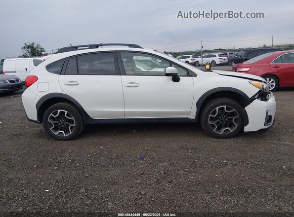 JF2GPABC8G8269559 2016 SUBARU CROSSTREK Белый Вид задней части салона