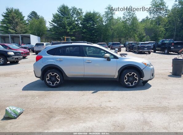 JF2GPABC9H9206188 2017 SUBARU CROSSTREK Silver Вид задньої частини салону