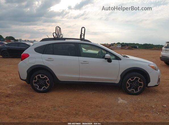 JF2GPABCXGH346870 2016 SUBARU CROSSTREK White Սալոնի հետևի տեսք