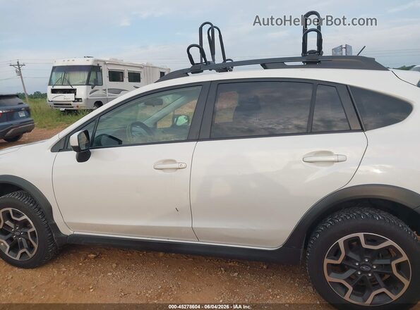 JF2GPABCXGH346870 2016 SUBARU CROSSTREK White Սալոնի 360 աստիճան տեսք