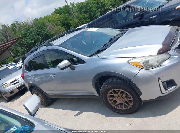 JF2GPADC0G8232017 2016 SUBARU CROSSTREK Silver Вид задньої частини салону
