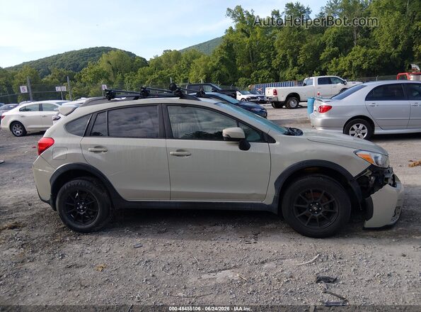 JF2GPAKC0GH337675 2016 SUBARU CROSSTREK Cream Widok wnętrza z tyłu