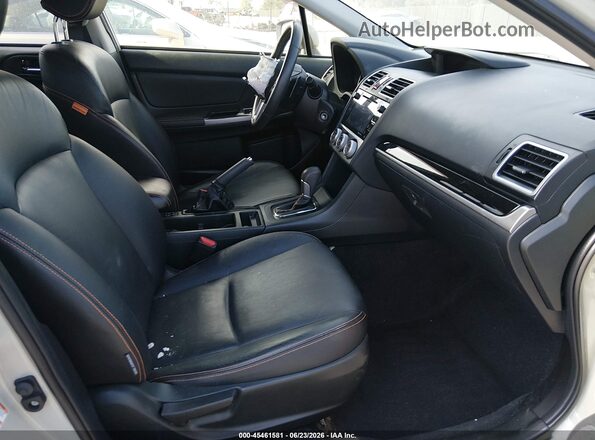 JF2GPAKC5HH234687 2017 SUBARU CROSSTREK Green Widok wnętrza z przodu