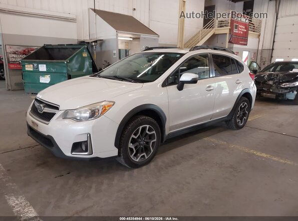 JF2GPANC9G8310096 2016 SUBARU CROSSTREK White Front left