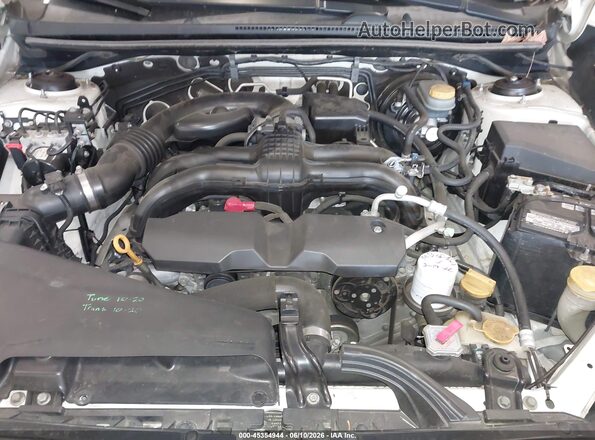 JF2GPANC9G8310096 2016 SUBARU CROSSTREK White Rear view