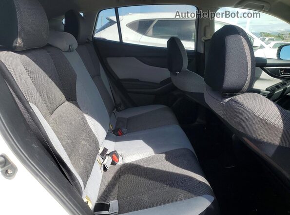 JF2GTAAC2JH350447 2018 SUBARU CROSSTREK White Widok wnętrza z tyłu