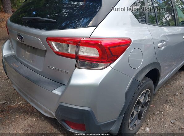 JF2GTAAC4JH208620 2018 SUBARU CROSSTREK Silver Front view