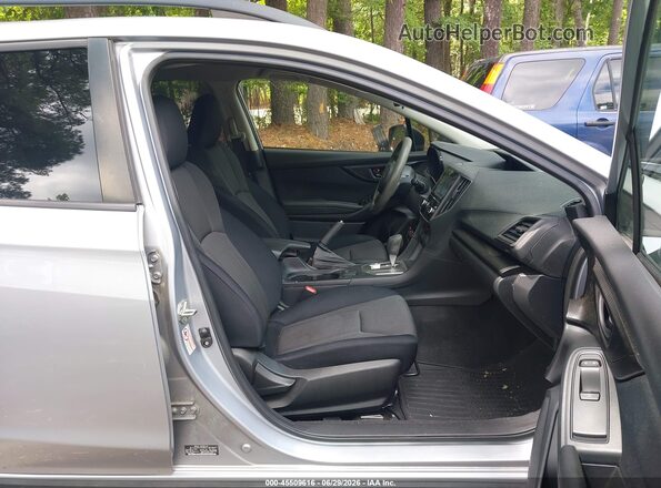 JF2GTAAC4JH208620 2018 SUBARU CROSSTREK Silver Front interior view