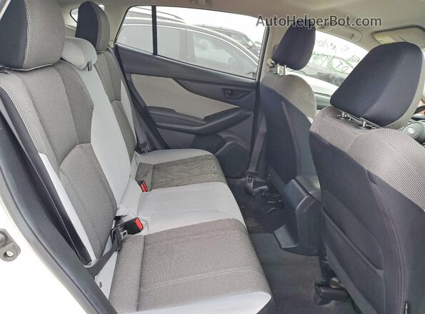 JF2GTABC2K8231037 2019 SUBARU CROSSTREK White Widok tylnych siedzeń