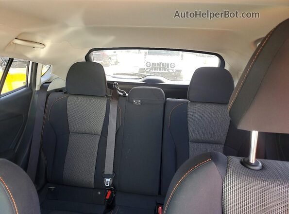 JF2GTABC3JH207859 2018 SUBARU CROSSTREK Silver უკანა სავარძლების ხედი