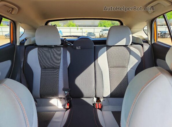 JF2GTABC5JH208916 2018 SUBARU CROSSTREK Orange Vista de los asientos traseros