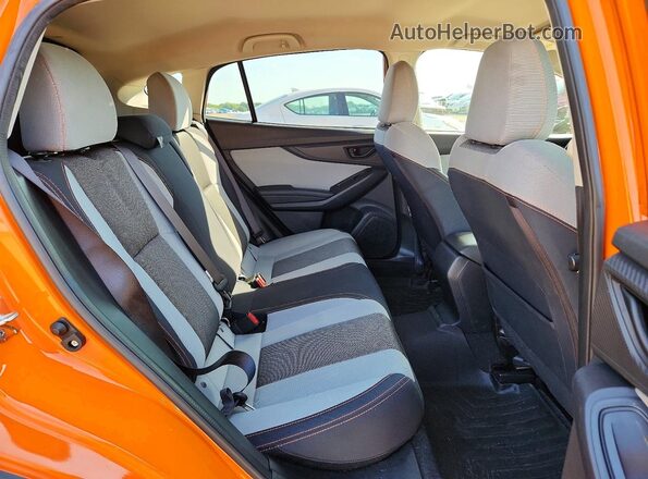JF2GTABC5JH208916 2018 SUBARU CROSSTREK Orange Vista interior trasera