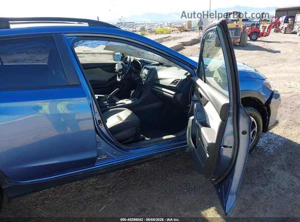 JF2GTABC9JH248965 2018 SUBARU CROSSTREK Синий Вид салона спереди