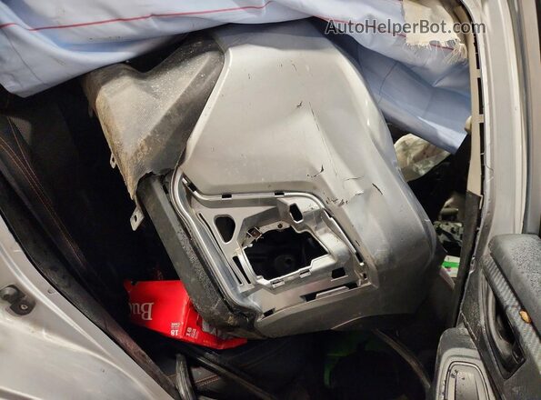 JF2GTACC1KH284245 2019 SUBARU CROSSTREK Silver Widok wnętrza z tyłu