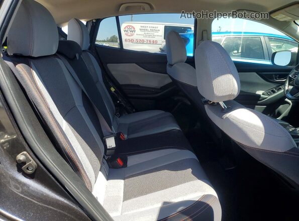 JF2GTACC3K8324583 2019 SUBARU CROSSTREK Gray Rear interior view