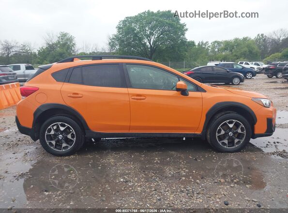 JF2GTACC5JH243907 2018 SUBARU CROSSTREK Оранжевый Вид задней части салона