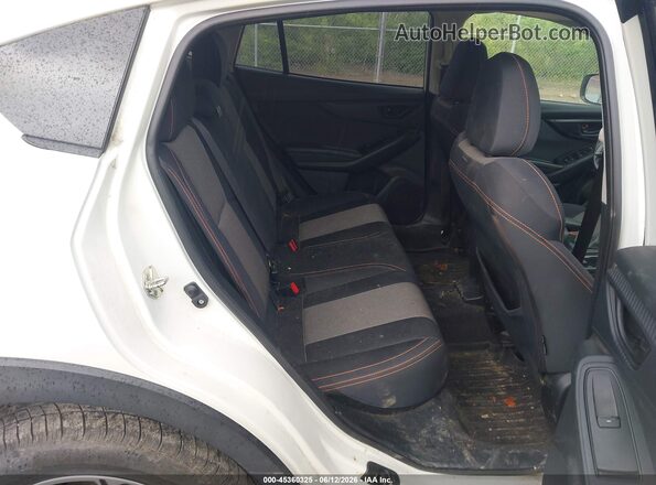 JF2GTACC9JH309519 2018 SUBARU CROSSTREK White Widok naklejki z numerem VIN