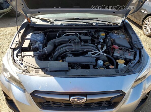 JF2GTADC1JH324482 2018 SUBARU CROSSTREK Серебряный Вид задней части салона