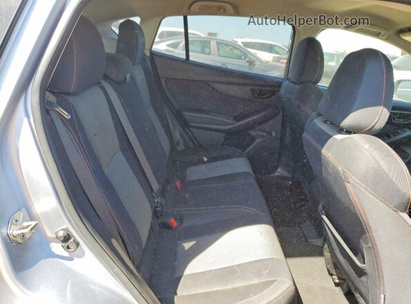 JF2GTADC1JH324482 2018 SUBARU CROSSTREK Серебряный Вид задних сидений