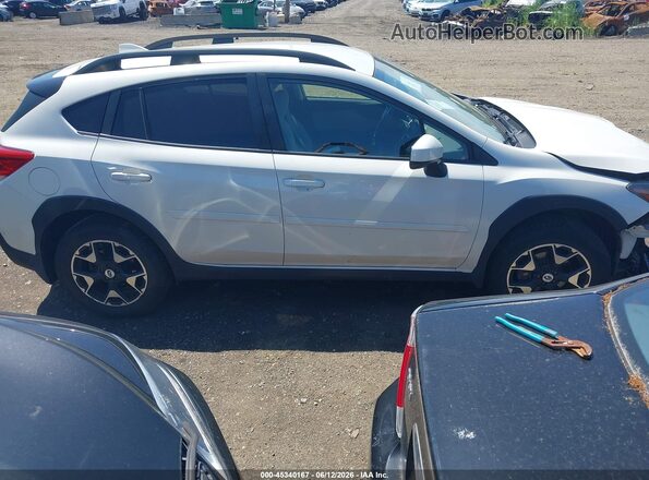JF2GTADC4J8274161 2018 SUBARU CROSSTREK White Rear interior view
