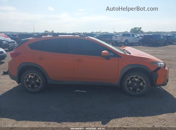 JF2GTADC5JH309029 2018 SUBARU CROSSTREK Оранжевый Вид задней части салона