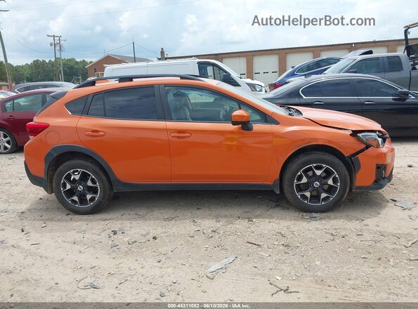 JF2GTADC7JH248296 2018 SUBARU CROSSTREK Orange Rear interior view