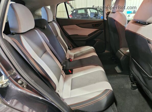 JF2GTADC8JH228705 2018 SUBARU CROSSTREK Gray Widok tylnych siedzeń