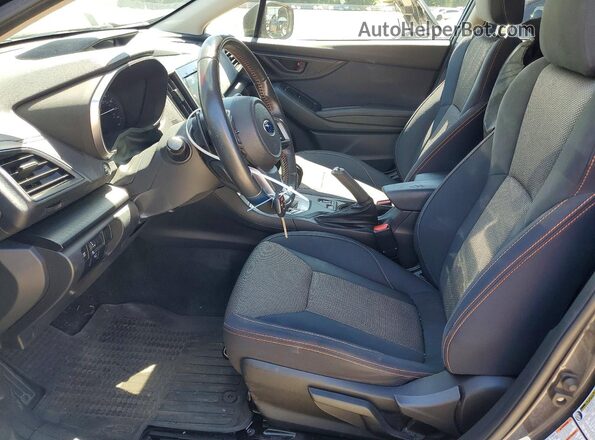 JF2GTADC8JH319683 2018 SUBARU CROSSTREK Gray Widok wnętrza z przodu