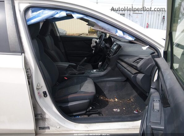 JF2GTADC8K8225398 2019 SUBARU CROSSTREK White Widok wnętrza z przodu