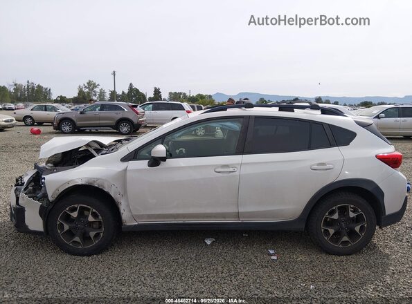 JF2GTADC8K8225398 2019 SUBARU CROSSTREK White Widok wnętrza 360 stopni