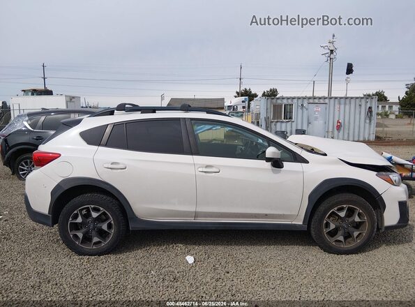 JF2GTADC8K8225398 2019 SUBARU CROSSTREK White Widok wnętrza z tyłu