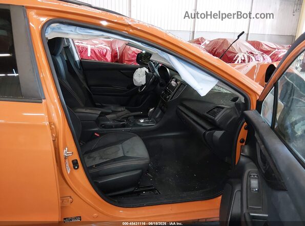 JF2GTADCXJ8281261 2018 SUBARU CROSSTREK Оранжевый Вид салона спереди