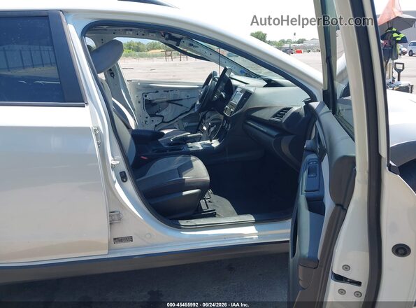 JF2GTAEC1NH269438 2022 SUBARU CROSSTREK White Vista interior delantera