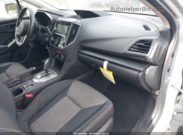 JF2GTAEC2K8203525 2019 SUBARU CROSSTREK Silver Սալոնի դիմացի տեսք