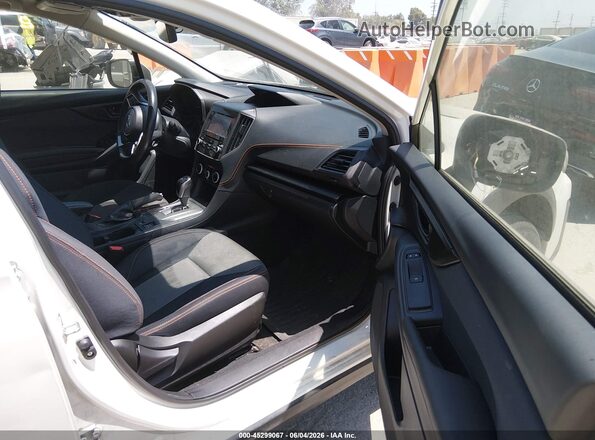 JF2GTAEC3MH668480 2021 SUBARU CROSSTREK Белый Вид салона спереди