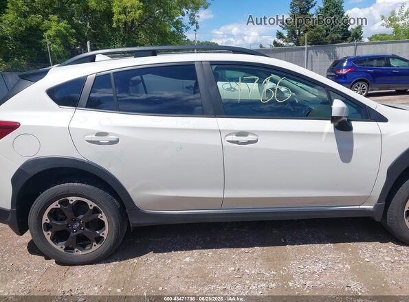 JF2GTAEC5M8358461 2021 SUBARU CROSSTREK White 360 interior view