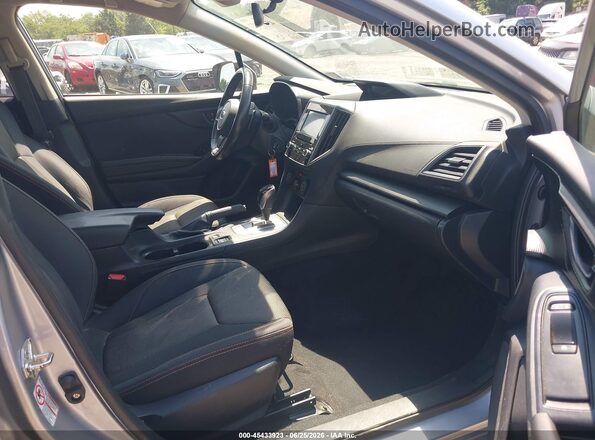 JF2GTAEC8KH318338 2019 SUBARU CROSSTREK Серебряный Вид салона спереди