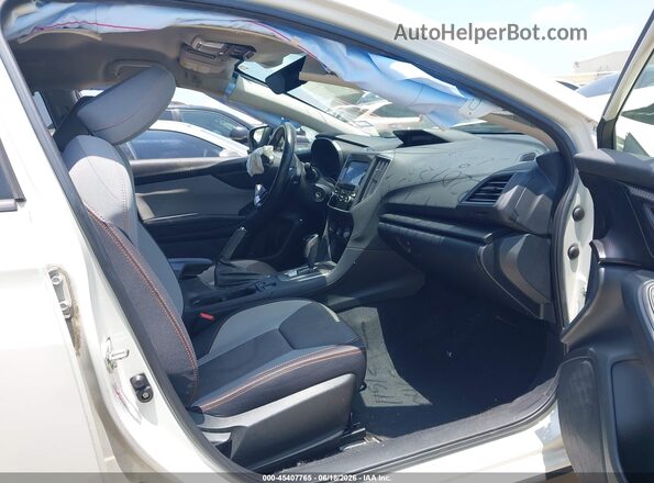 JF2GTAEC9K8220130 2019 SUBARU CROSSTREK White Vista interior delantera