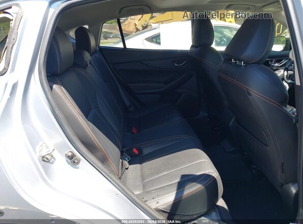 JF2GTALC2JH290666 2018 SUBARU CROSSTREK Silver Widok naklejki z numerem VIN