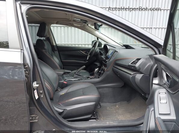 JF2GTAMC3JH274670 2018 SUBARU CROSSTREK Gray 