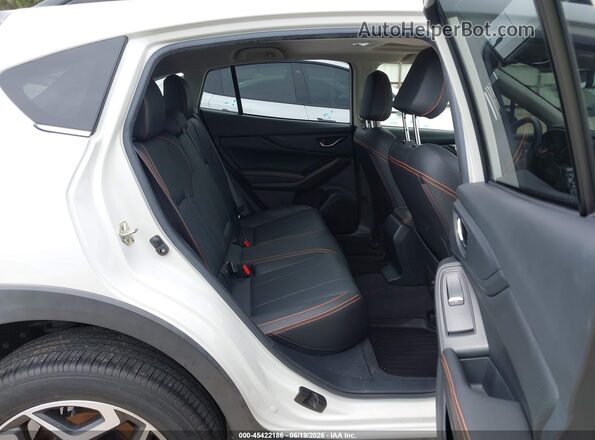 JF2GTAMC4JH342488 2018 SUBARU CROSSTREK White Widok naklejki z numerem VIN