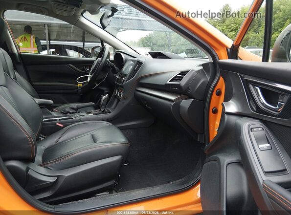 JF2GTAMC6LH236983 2020 SUBARU CROSSTREK Orange Widok wnętrza z przodu