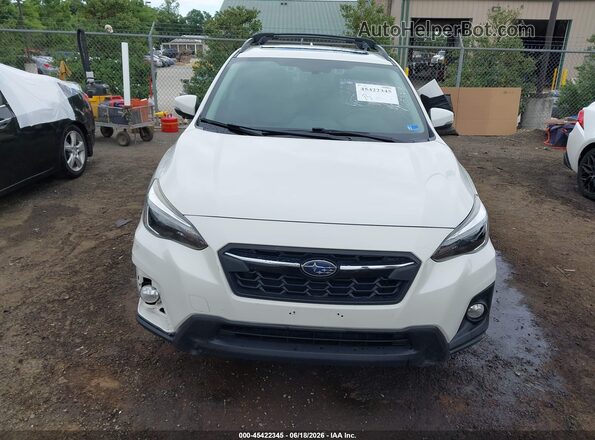 JF2GTAMC7J8253546 2018 SUBARU CROSSTREK White უკანა სალონის ხედი
