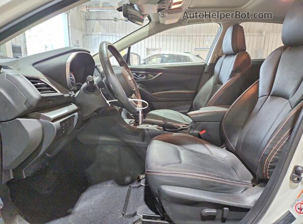 JF2GTAMC8J8301104 2018 SUBARU CROSSTREK White 