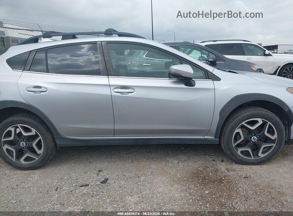 JF2GTAMCXJH206916 2018 SUBARU CROSSTREK Gray Rear interior view