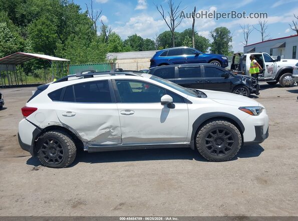 JF2GTANC8KH348553 2019 SUBARU CROSSTREK White Սալոնի հետևի տեսք