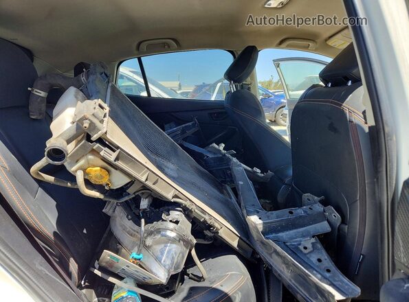 JF2GTAPC4L8239621 2020 SUBARU CROSSTREK White Սալոնի հետևի տեսք